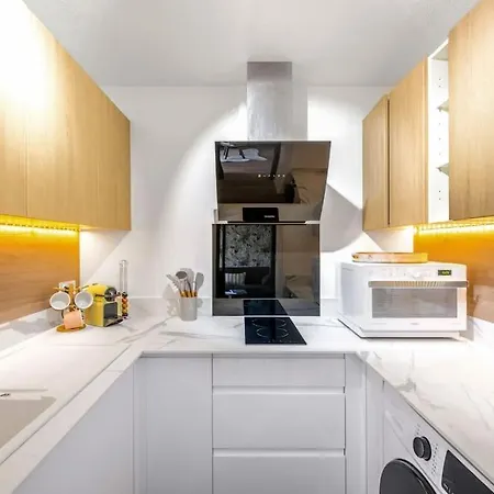 Superbe T1 Bis - A 20m De La - Refait A Neuf * Saint-Raphaël