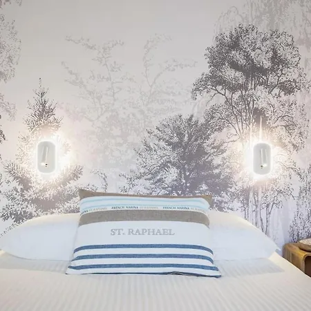 Superbe T1 Bis - A 20m De La - Refait A Neuf Appartement